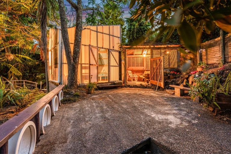 Photo of property in 16 Ribblesdale Road, Henderson, Auckland, 0612