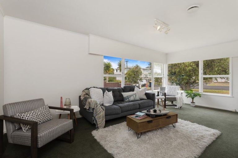 Photo of property in 1/10a Walter Street, Hauraki, Auckland, 0622