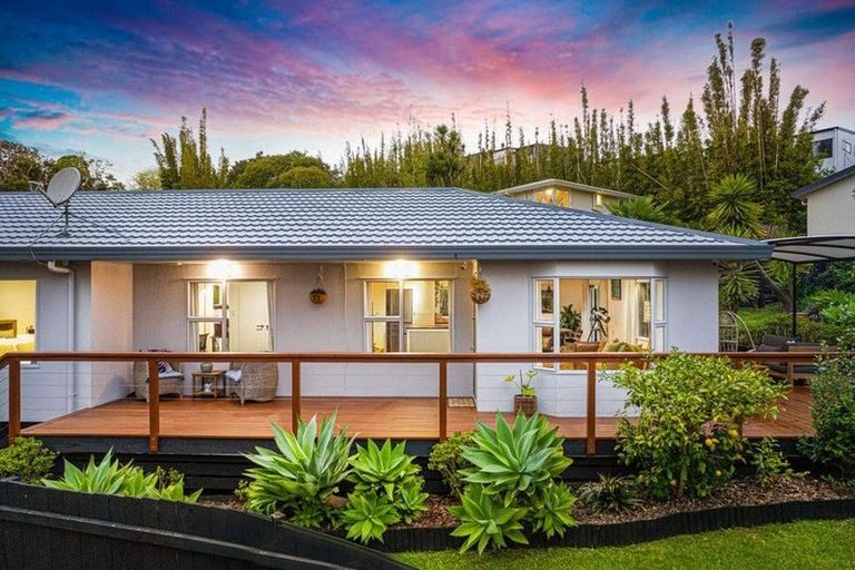 Photo of property in 87b Woodglen Road, Glen Eden, Auckland, 0602