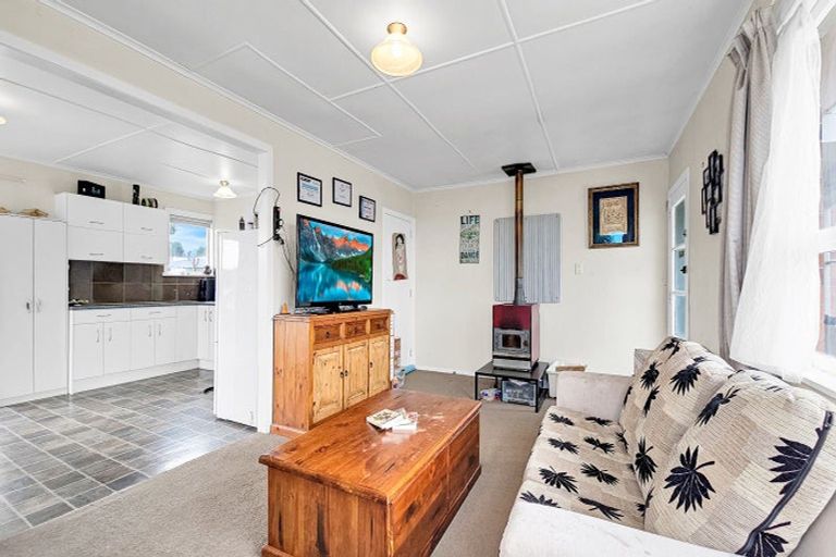 Photo of property in 6 Elliott Crescent, Owhata, Rotorua, 3010