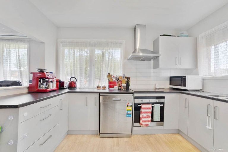 Photo of property in 1/169 Shakespeare Road, Milford, Auckland, 0620