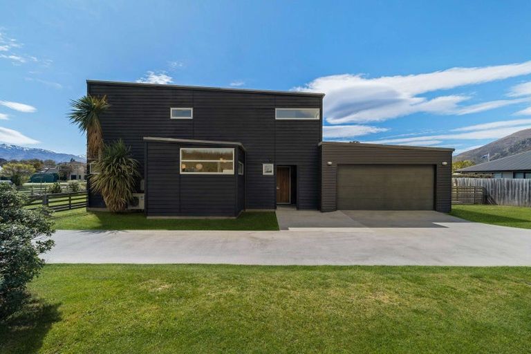 Photo of property in 26 Mavora Road, Lake Hayes, Queenstown, 9304