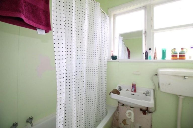 Photo of property in 11 Lockerbie Street, Turnbull Thomson Park, Invercargill, 9810