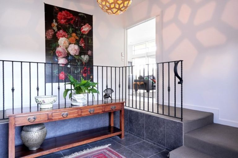 Photo of property in 6 Te Roera Drive, Taradale, Napier, 4112