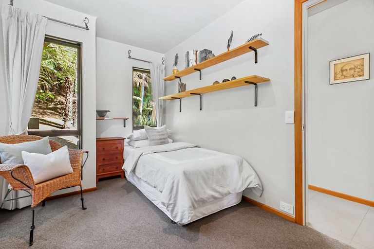 Photo of property in 68 Laingholm Drive, Laingholm, Auckland, 0604