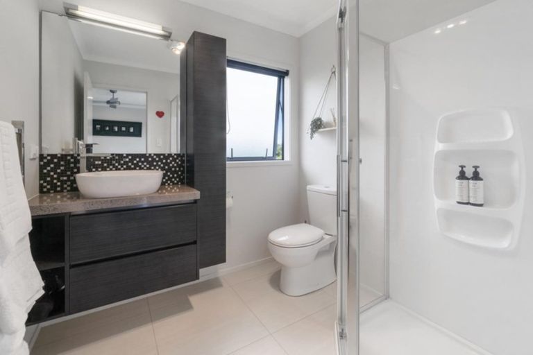 Photo of property in 94 Tapu Road, Huapai, Kumeu, 0810