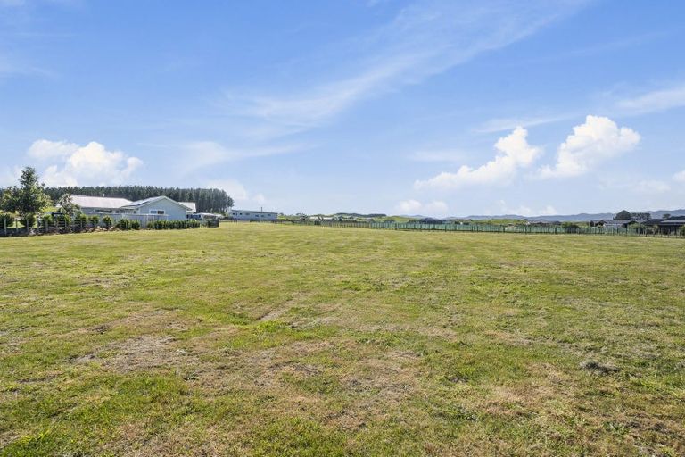 Photo of property in 16 Mowhia Grove, Waitarere, Levin, 5510