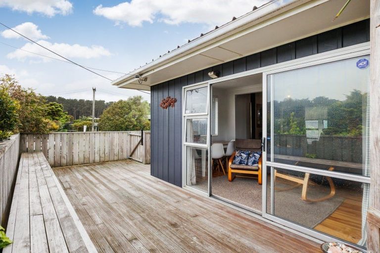 Photo of property in 79 Nash Parade, Foxton Beach, Foxton, 4815