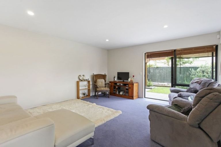 Photo of property in 2 Baltic Place, Northwood, Christchurch, 8051