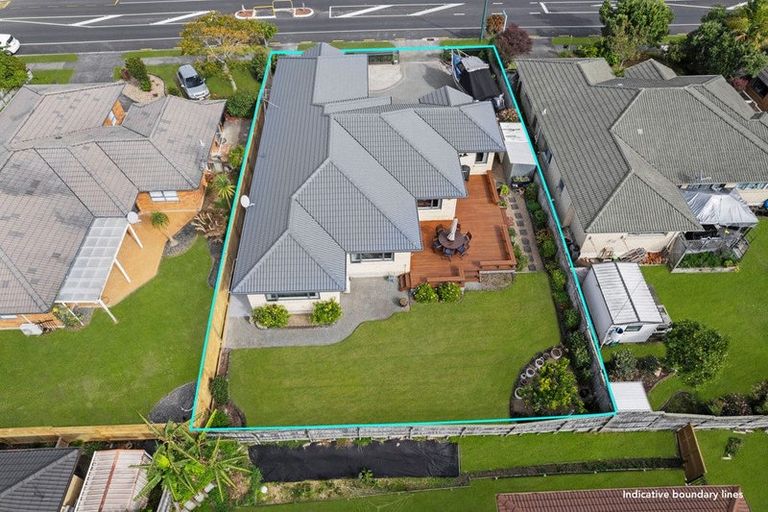 Photo of property in 15 Summerland Drive, Henderson, Auckland, 0612