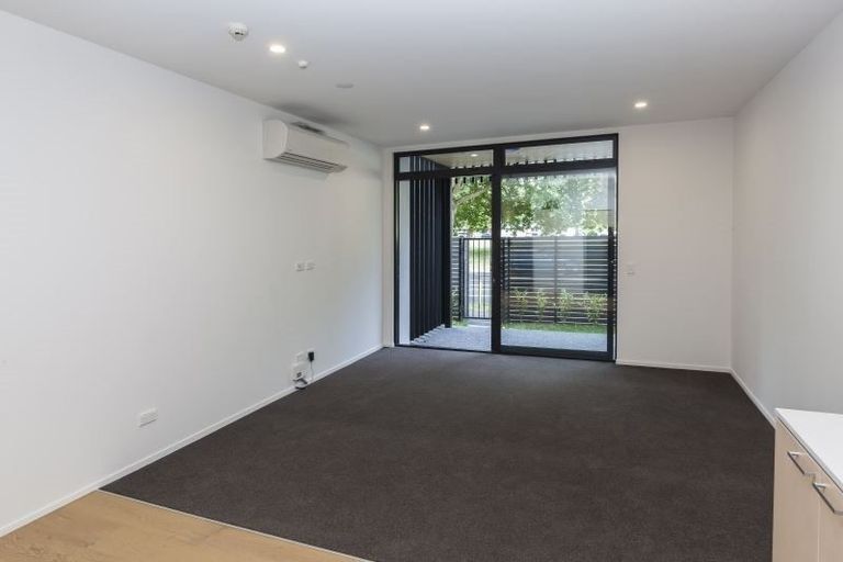 Photo of property in 2/34 Cranmer Square, Christchurch Central, Christchurch, 8013
