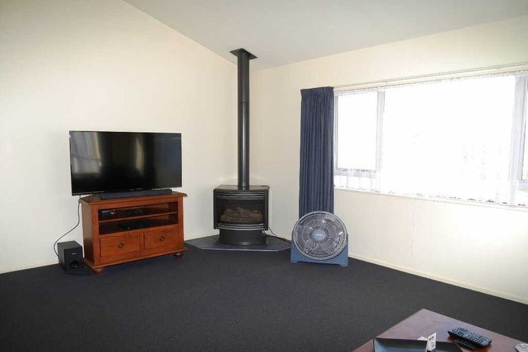 Photo of property in 114b Arawhata Road, Paraparaumu, 5032