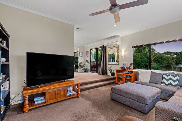 Photo of property in 119 West Harbour Drive, West Harbour, Auckland, 0618