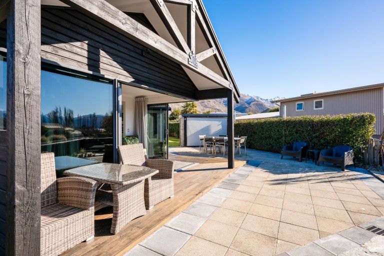 Photo of property in 10 Hyland Street, Wanaka, 9305
