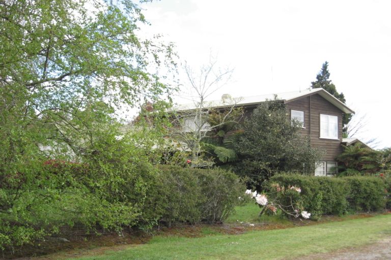 Photo of property in 44 Wharetoroa Drive, Rotoiti Forest, Rotorua, 3074