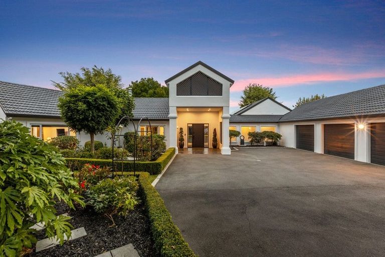 Photo of property in 52 Regent's Park Drive, Casebrook, Christchurch, 8051