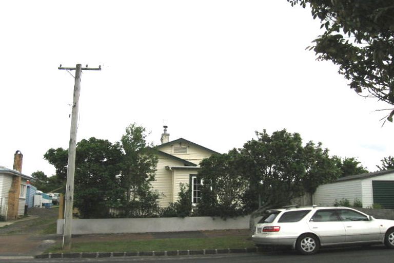 Photo of property in 7a Montrose Street, Point Chevalier, Auckland, 1022