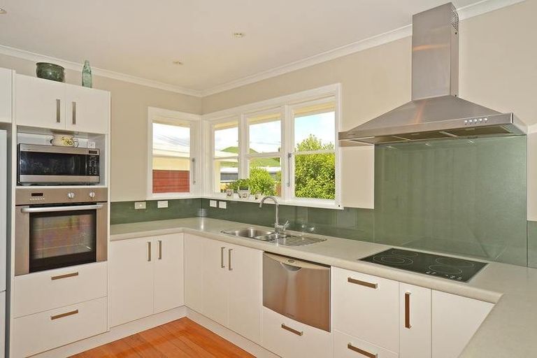 Photo of property in 352a Fergusson Drive, Heretaunga, Upper Hutt, 5018
