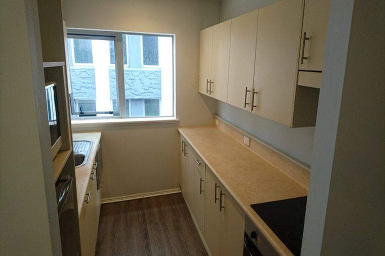 Photo of property in Terrace Heights Apartments, 2/163p The Terrace, Wellington Central, Wellington, 6011