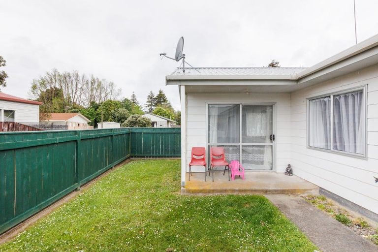 Photo of property in 28a Chatsworth Place, Highbury, Palmerston North, 4412