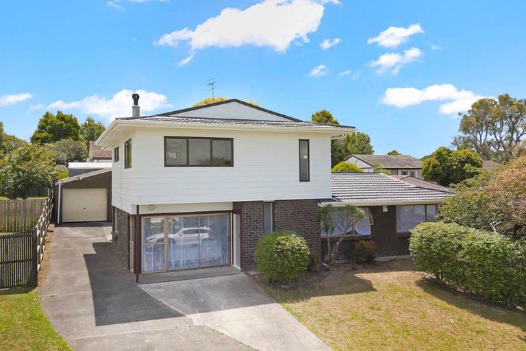 Photo of property in 3 Cheam Place, Pakuranga Heights, Auckland, 2010