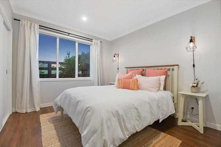 Photo of property in 24 Clifford Close, Leamington, Cambridge, 3432