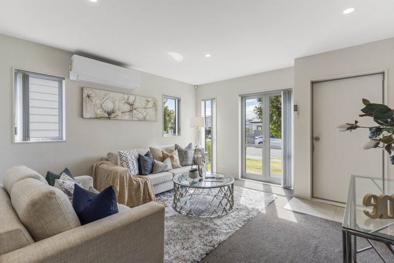 Photo of property in 35 Divide Loop, Takanini, 2112