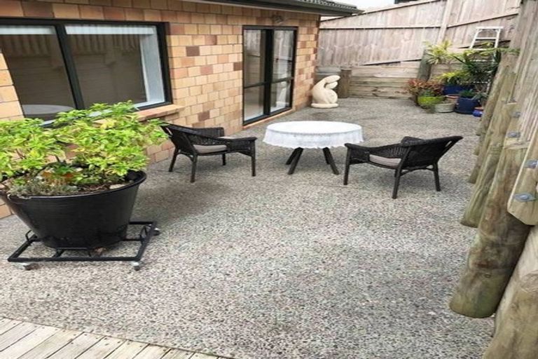 Photo of property in 43 Medallion Drive, Oteha, Auckland, 0632