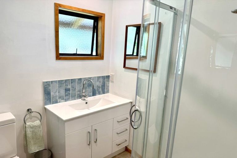 Photo of property in 33 Cuvier Crescent, Kuaotunu West, Whitianga, 3592