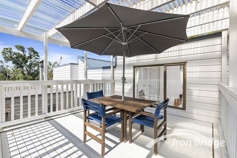 Photo of property in 2/51 Seaton Road, Murrays Bay, Auckland, 0630