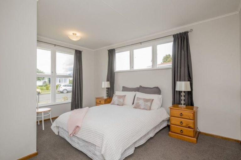 Photo of property in 60 Hinemoa Street, Levin, 5510