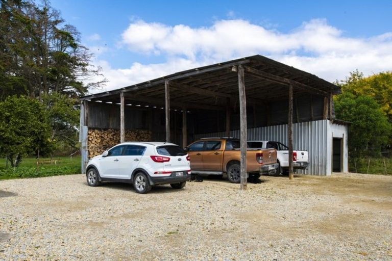 Photo of property in 36 Ngakoroa Road, Ormond, Gisborne, 4071