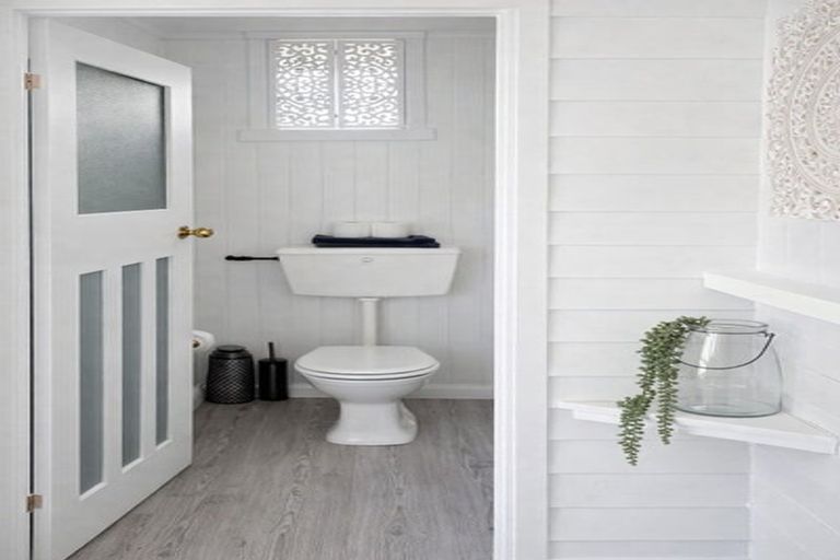 Photo of property in 13 Chester Street, Waverley, 4510