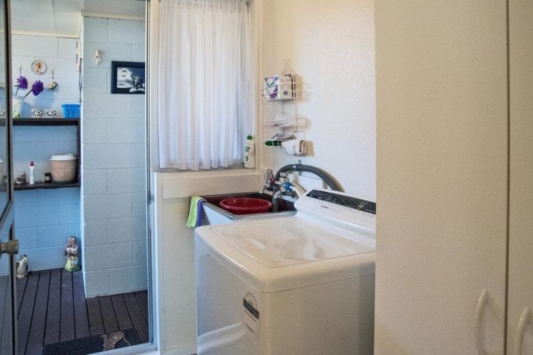 Photo of property in 1/32 Gibbons Road, Weymouth, Auckland, 2103