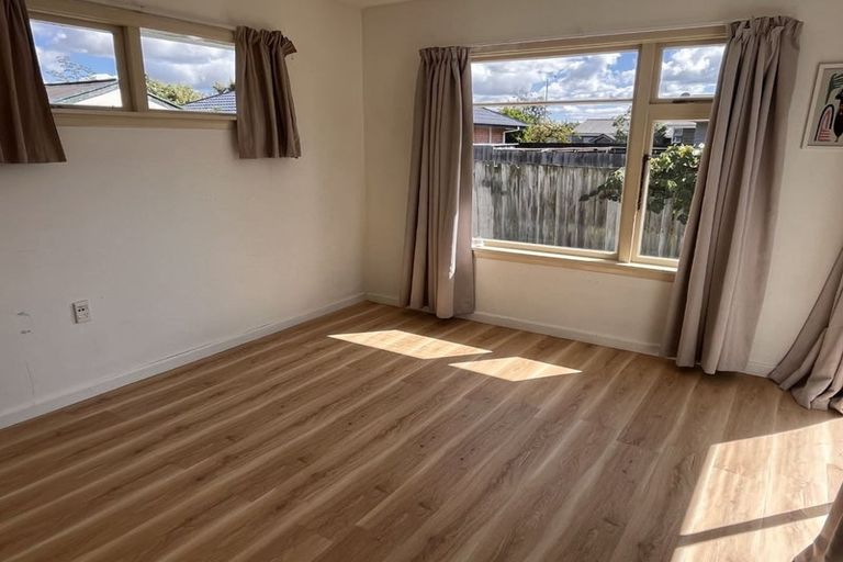 Photo of property in 17 Grimseys Road, Redwood, Christchurch, 8051