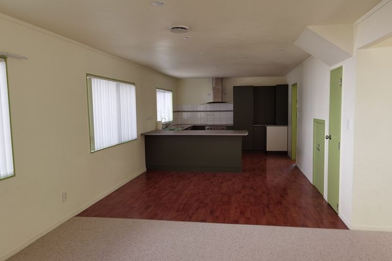 Photo of property in 2/13 Cheryl Place, Hillcrest, Auckland, 0627