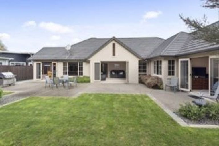 Photo of property in 6 Sovereign Place, Rototuna North, Hamilton, 3210