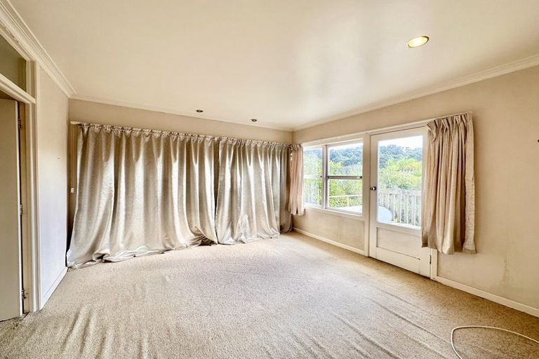 Photo of property in 13 Peter Terrace, Castor Bay, Auckland, 0620