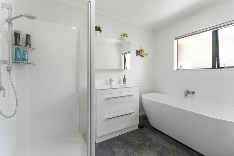 Photo of property in 75 Michael Road, Paraparaumu Beach, Paraparaumu, 5032