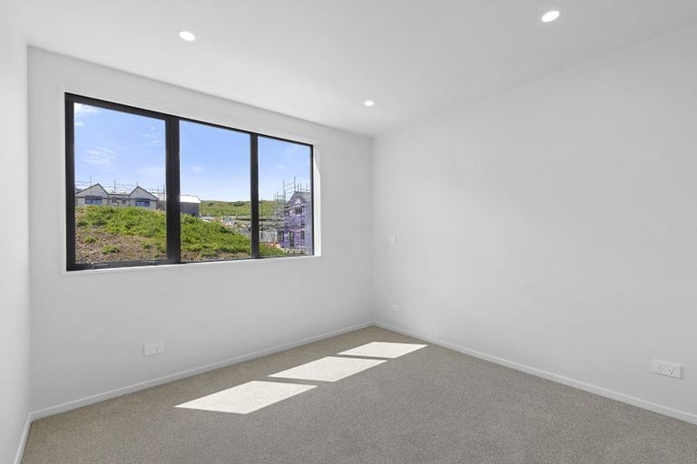 Photo of property in 39 Turtleback Avenue, Whitby, Porirua, 5024