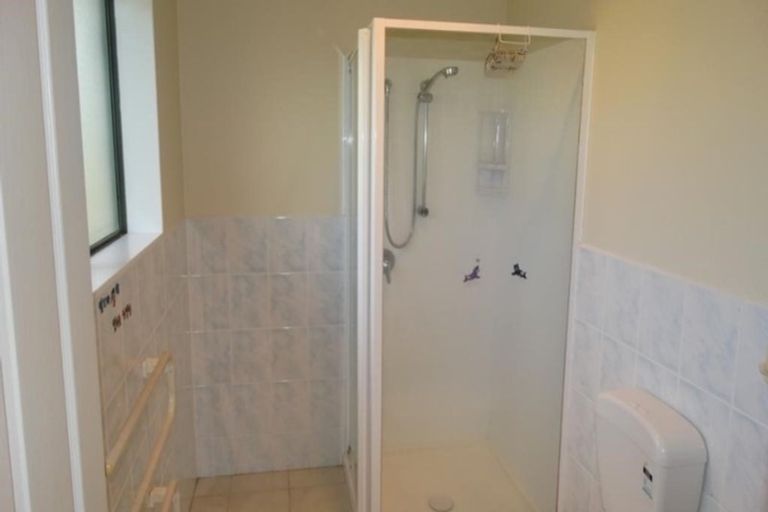 Photo of property in 13 Fleetwood Drive, Henderson, Auckland, 0612