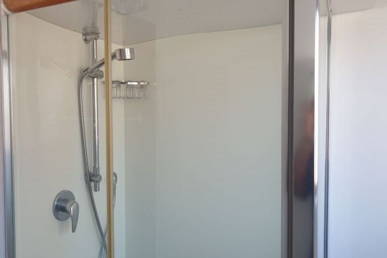 Photo of property in 4/110 Vodanovich Road, Te Atatu South, Auckland, 0610