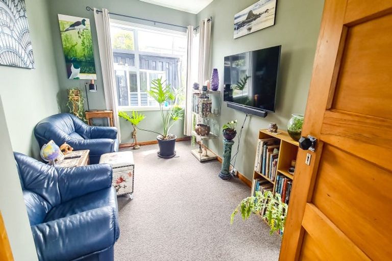 Photo of property in 23 Osborne Street, Riverton/aparima, Riverton, 9822