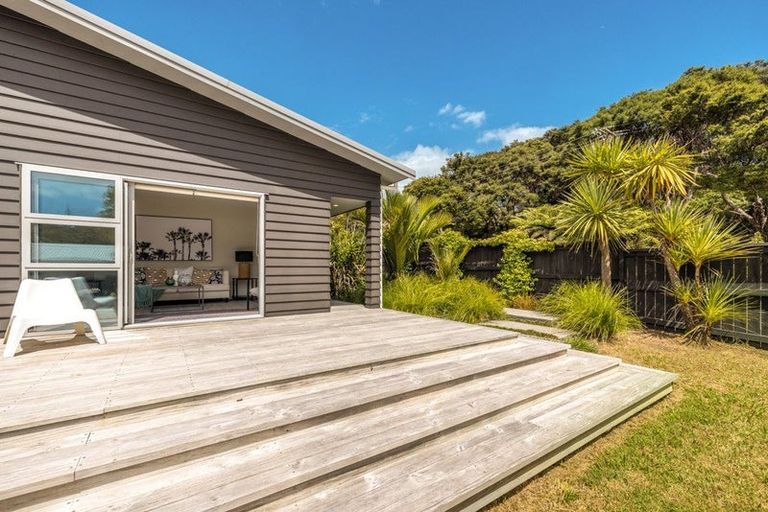 Photo of property in 19 Sea View Road, Ostend, Waiheke Island, 1081