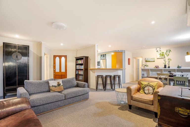 Photo of property in 73 Arran Road, Browns Bay, Auckland, 0630