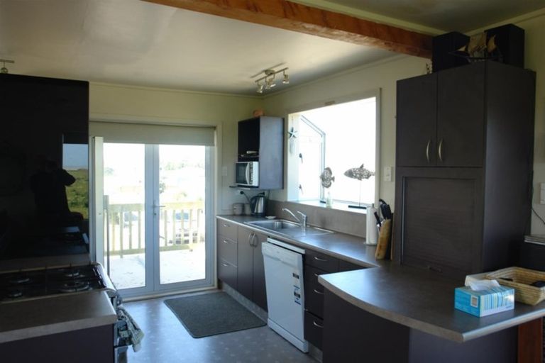 Photo of property in 29 Nukumaru Parade, Waiinu Beach, Whanganui, 4588