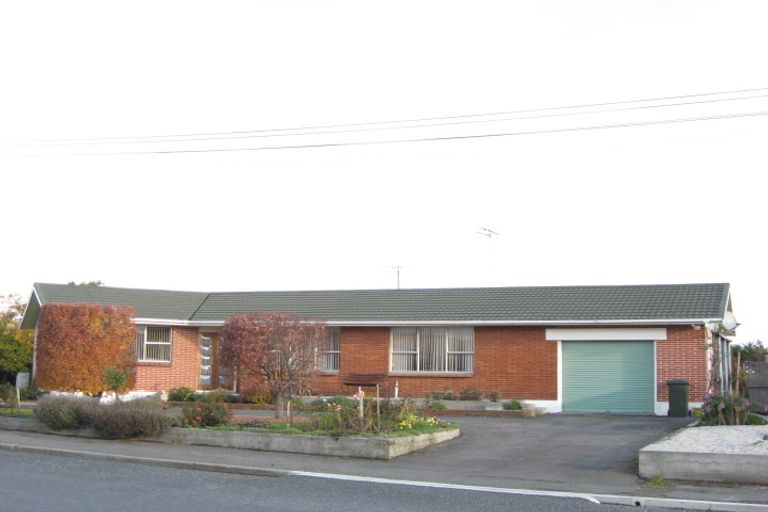 Photo of property in 1 Cross Street, Milton, 9220