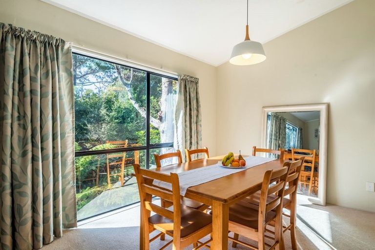 Photo of property in 2/41 Radiata Lane, Chatswood, Auckland, 0626