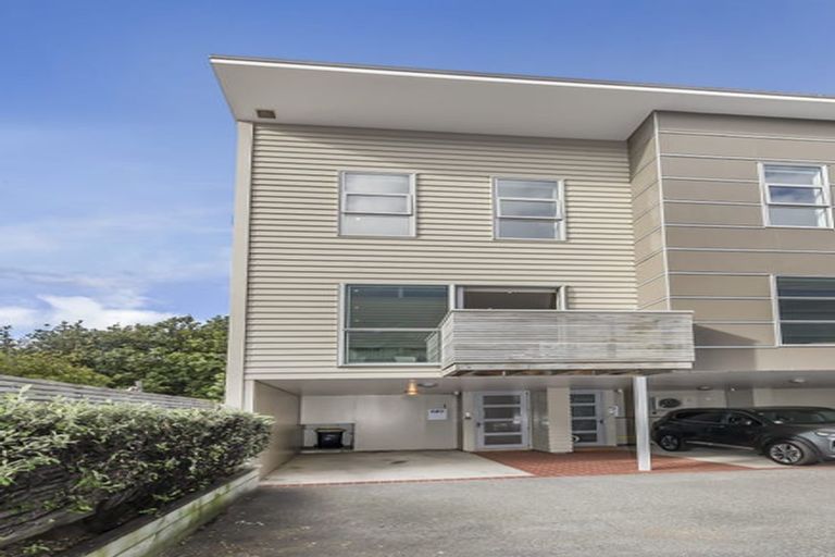 Photo of property in 1/123 The Parade, Island Bay, Wellington, 6023