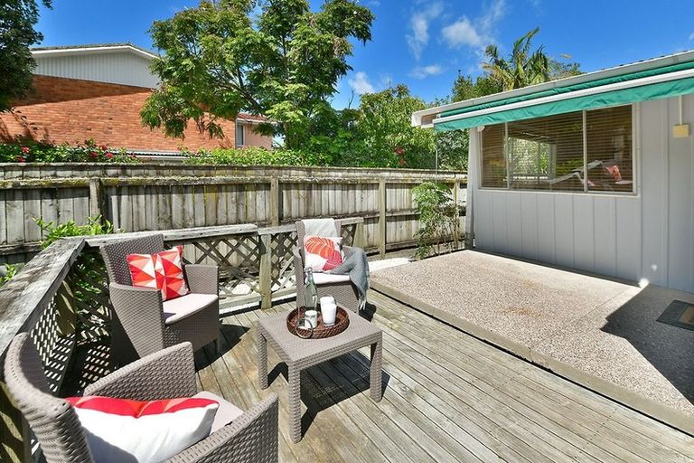 Photo of property in 23 Lillian Place, Orewa, 0931